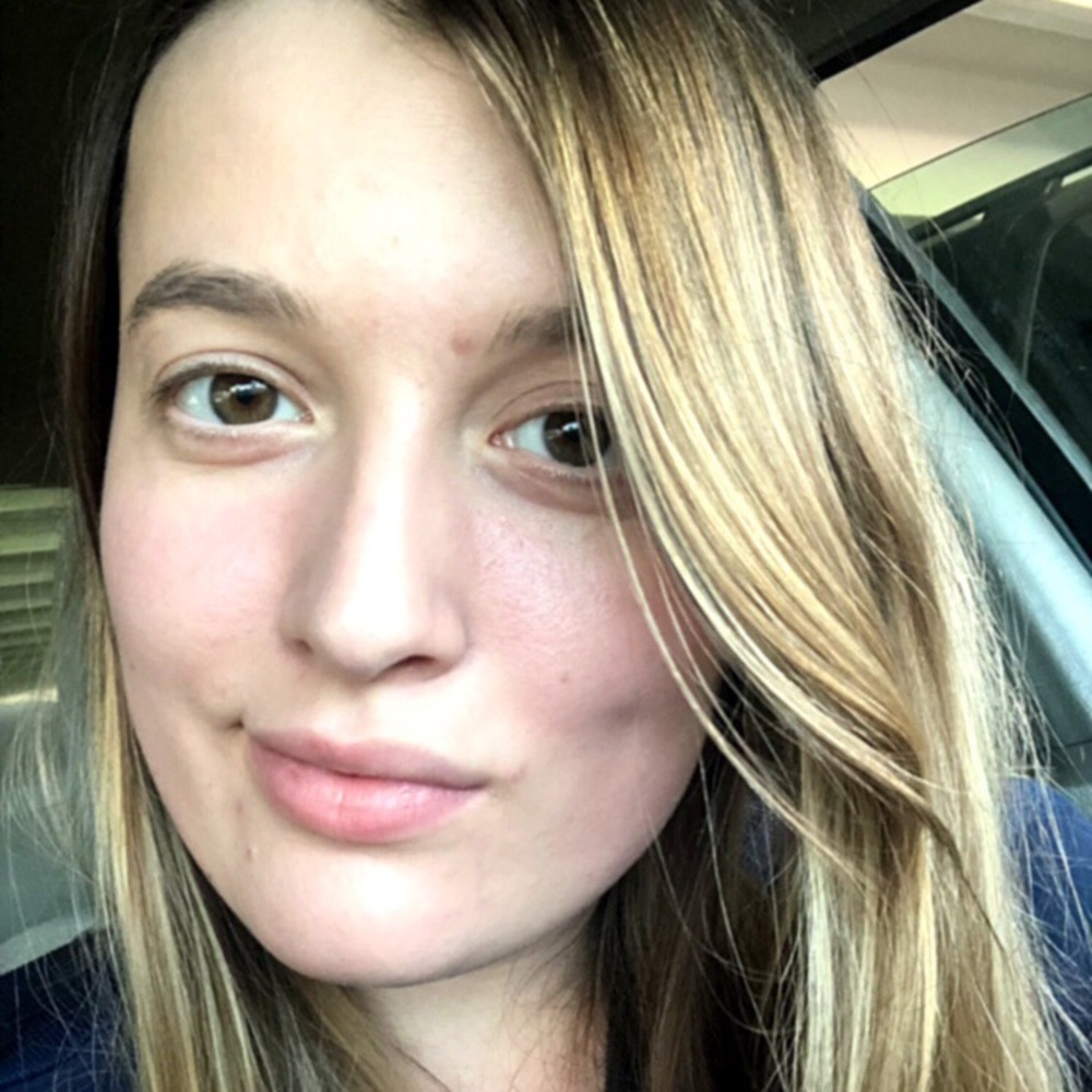 Meet your Posher, Alexis